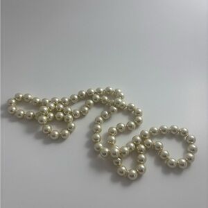 Elegant Faux Pearl Vintage Necklace